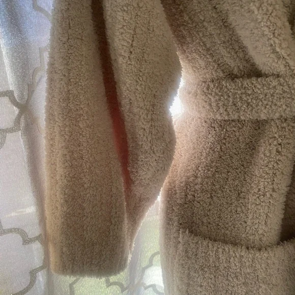 Pottery Barn Cream Plush cozy ribbed Robe - Picture 3 of 14